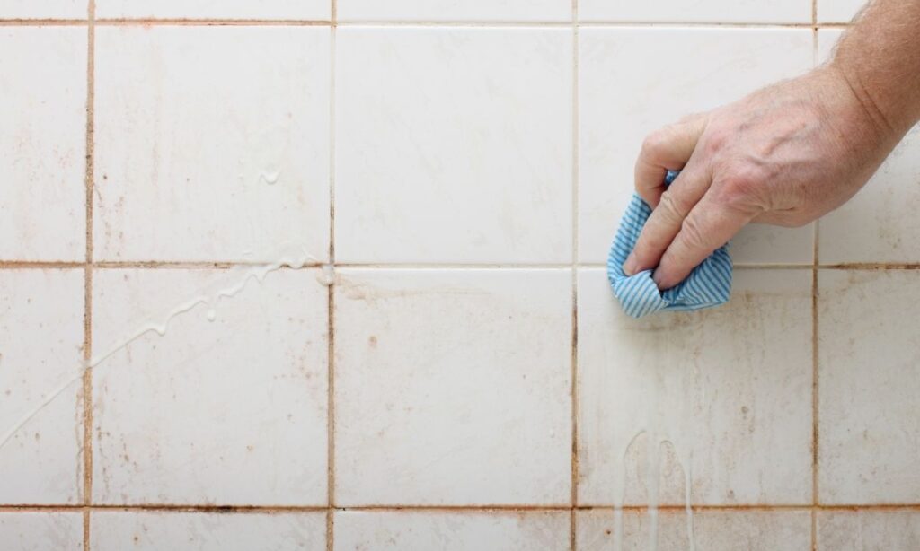 Cleaning a flooring tiles