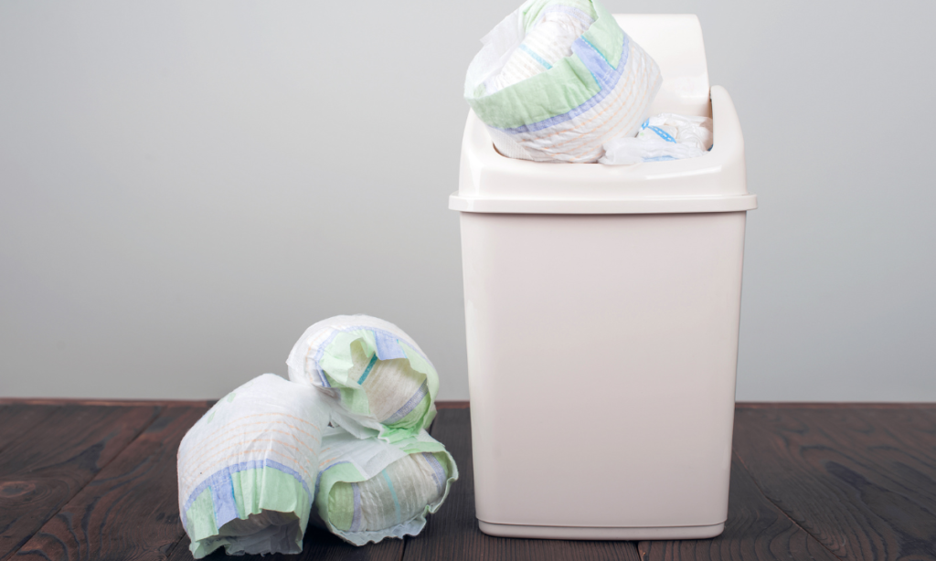 Disposing diaper