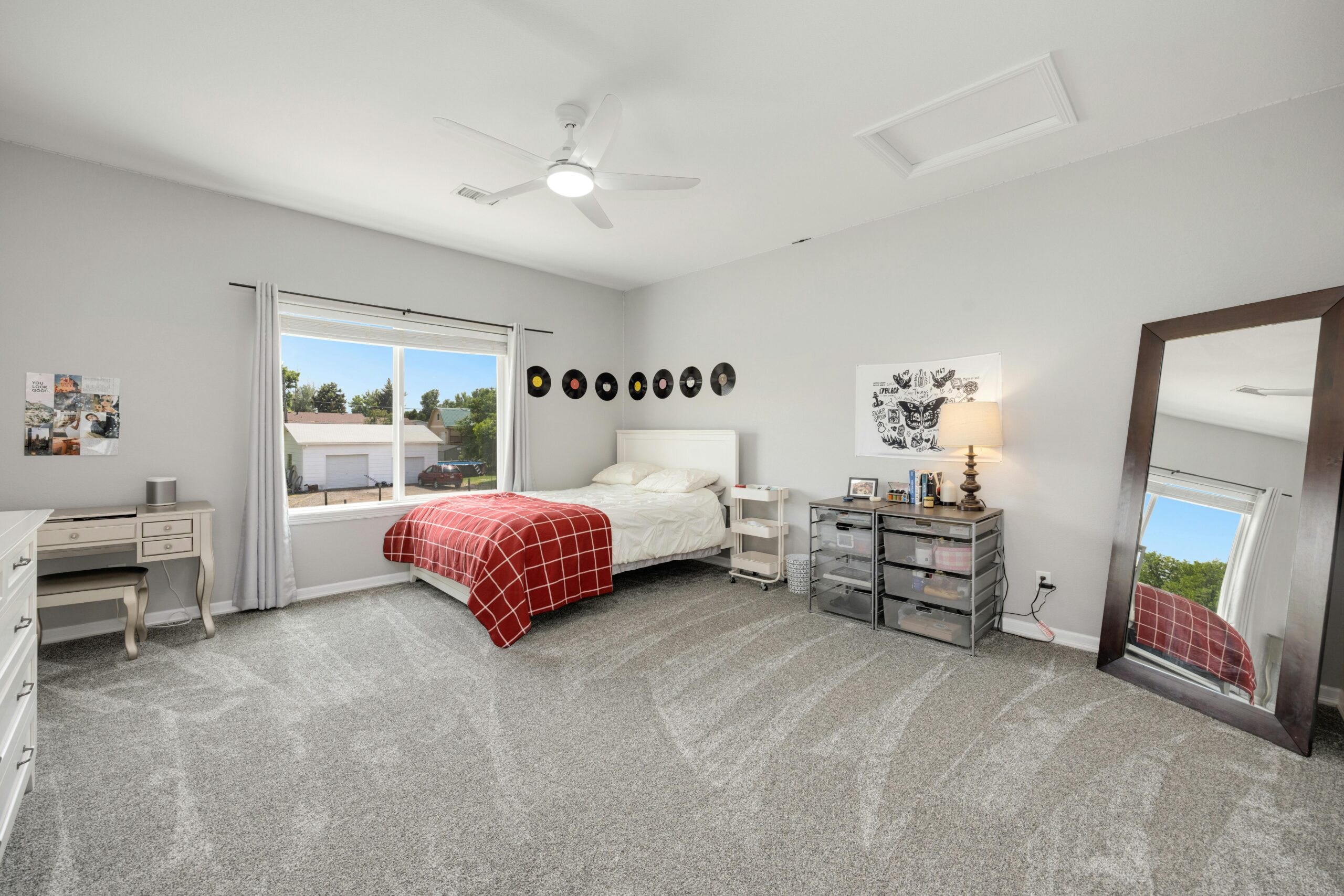 6 Best Tips to Maintain a Clean and Organized Room