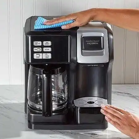 Cleaning a coffee maker