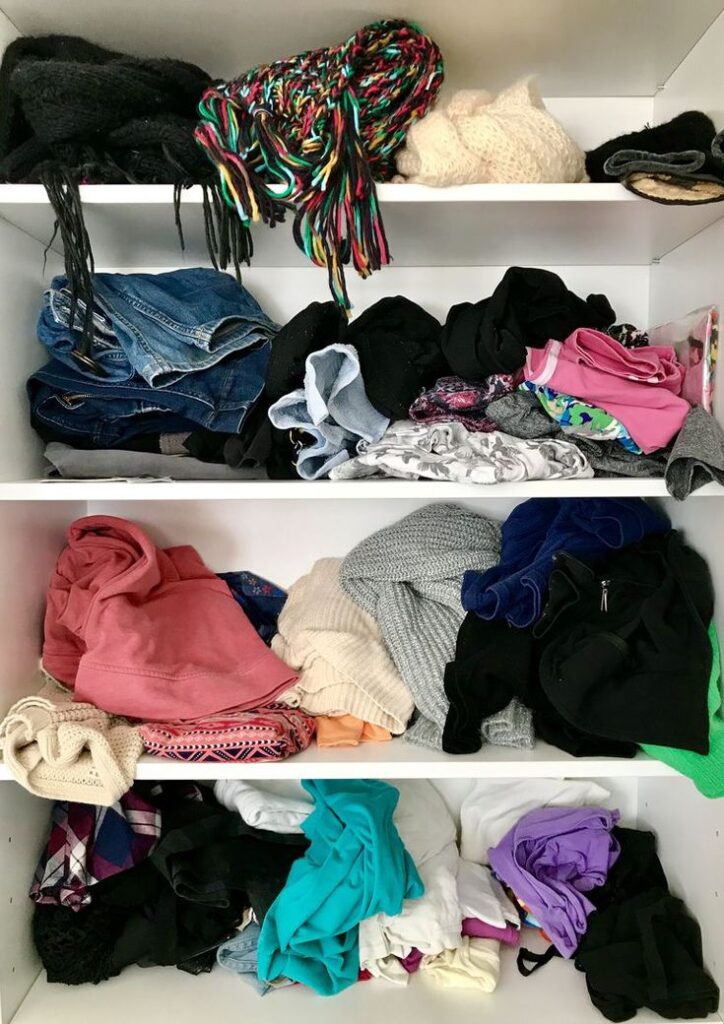 how to organize your clothing shelves 