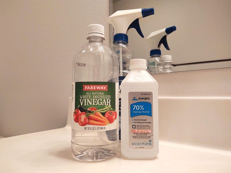 DIY glass cleaner for mirrors and windows