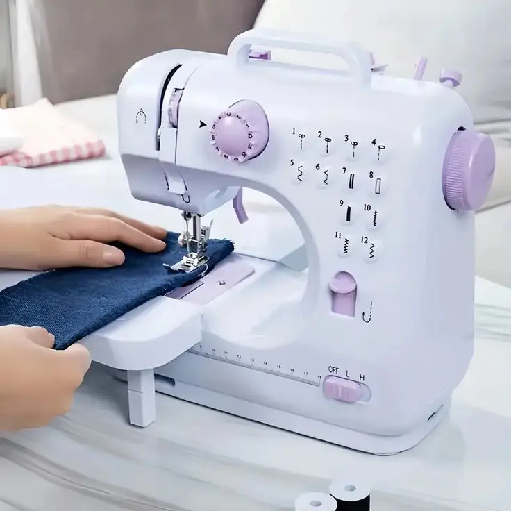 mini sewing machine